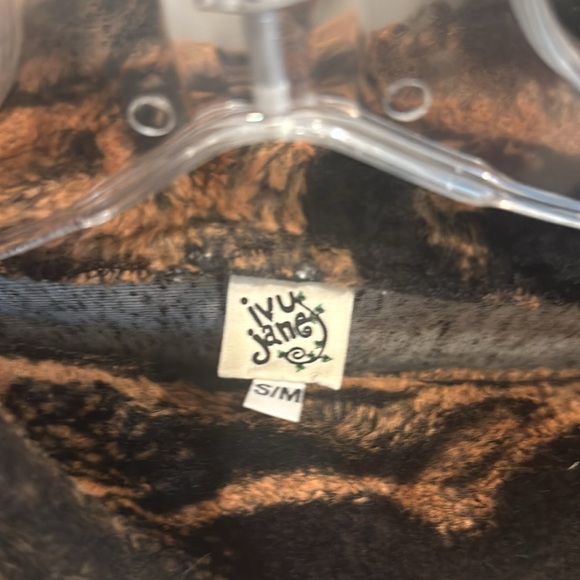 Ivy Jane brown and black animal print sweater size S/M - Picture 3 of 3